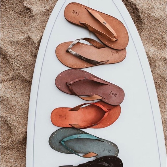 Frye Shoes - NEW FRYE Azalea 🌺 Flip Flops Coral Thongs